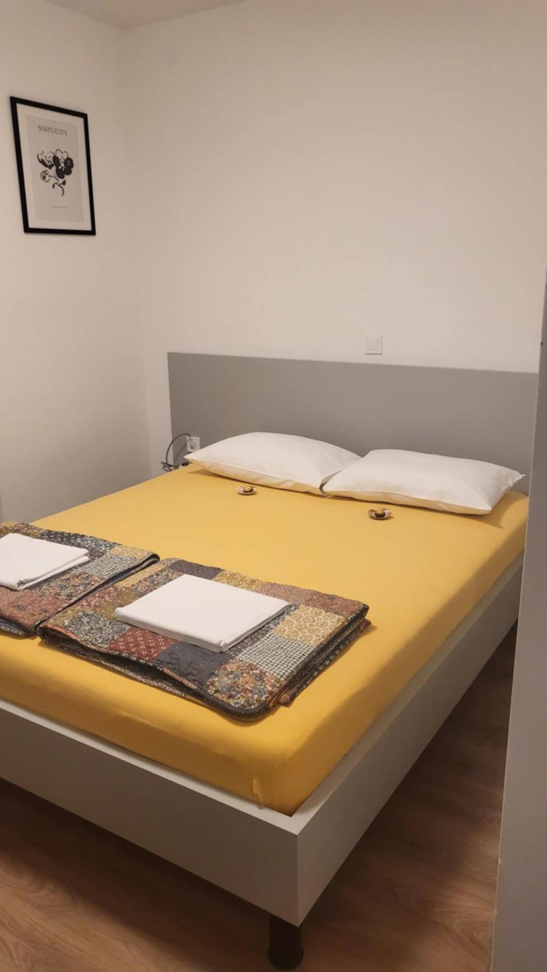 Apartments & Rooms Fam Ribaric Banjol Habitación foto